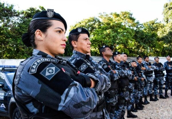 mulher militar